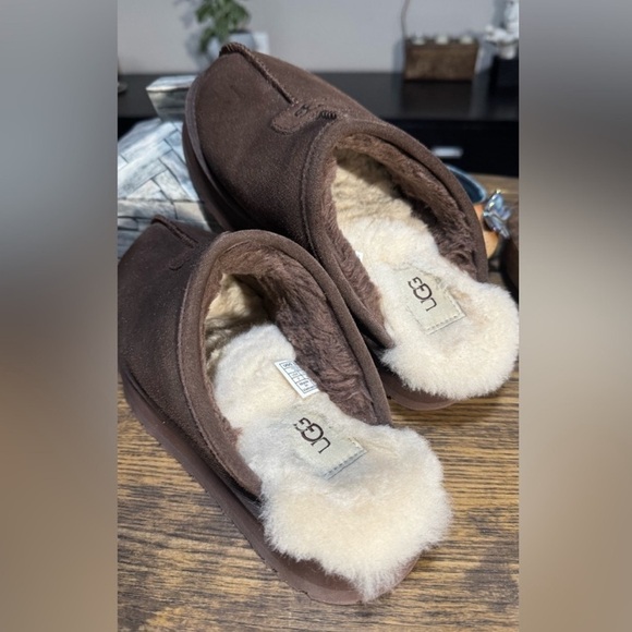 UGG slippers chocolate brown size 7 - Picture 7 of 7